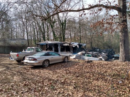 Community Rallies to Help Elderly Couple Left Homeless by Christmas Eve ...