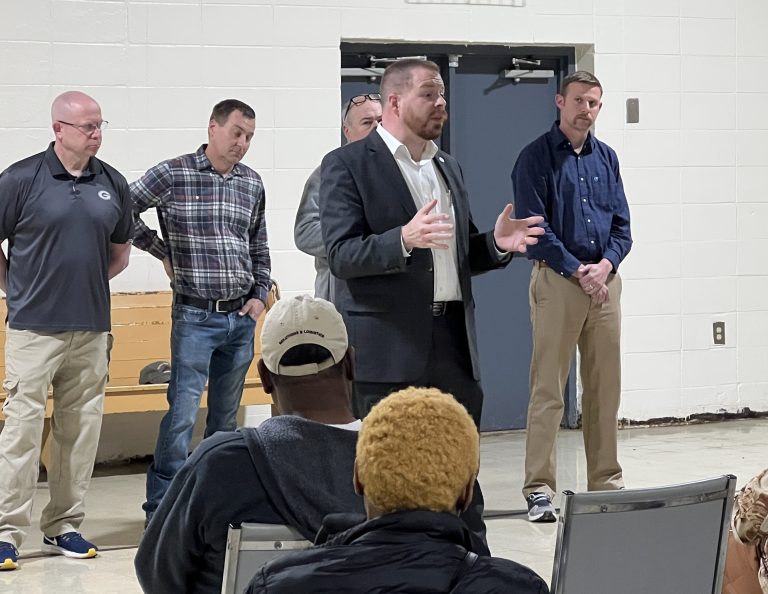 Lavonia Mayor, City Council Meet with Springview Heights Residents 92