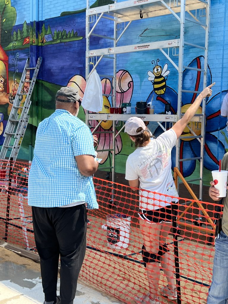 Color the World Bright Artists Complete Mural Behind Lavonia City Hall